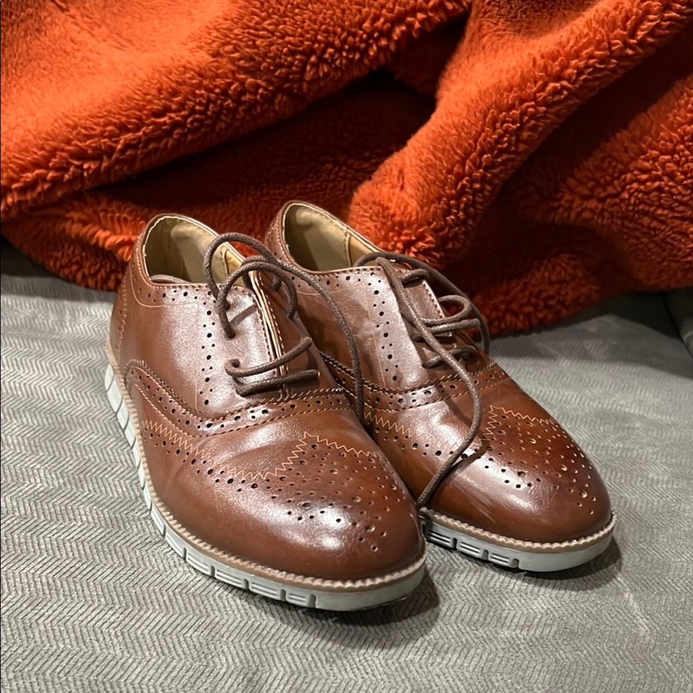 Gently used Boy’s Deer Stags Brown Wingtip Brogues Dress Shoes